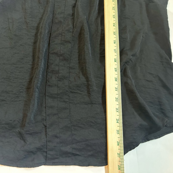 Torrid V Neck Sleeveless Top - Picture 3 of 5